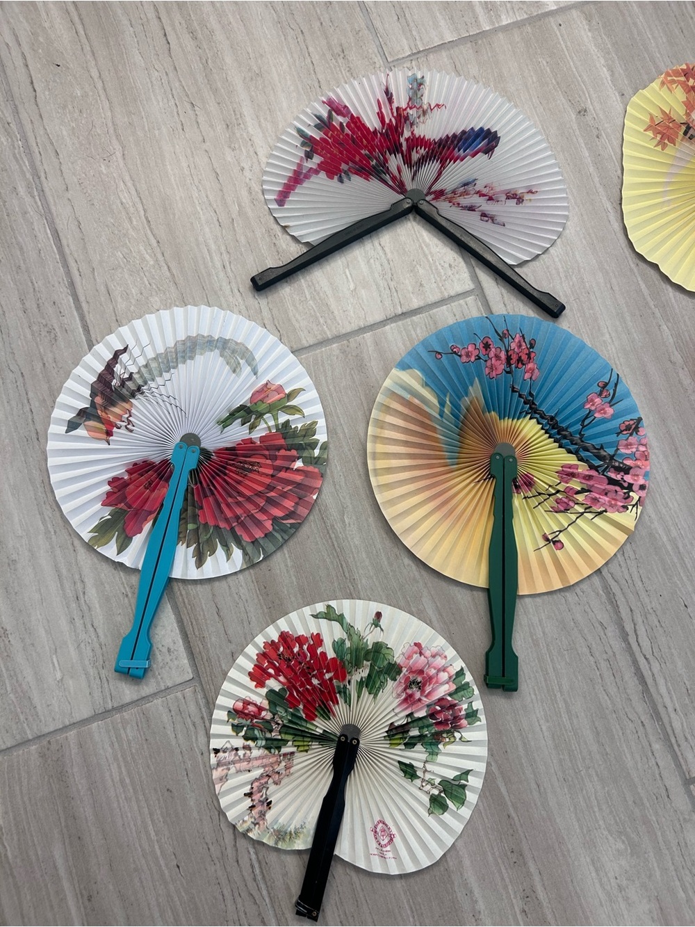 Assorted Floral Hand Fans bundle - Picture 2 of 4